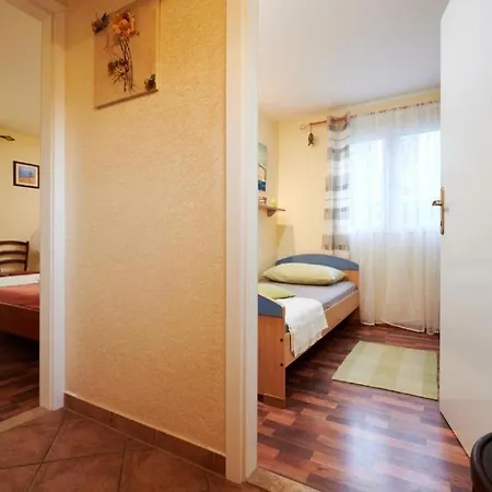 House Linda Dom wakacyjny Seget Vranjica
