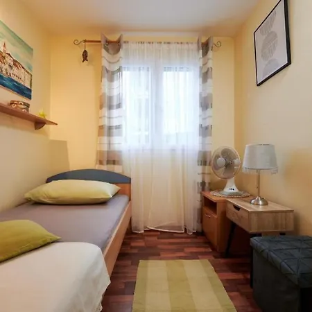 Dom wakacyjny House Linda Seget Vranjica